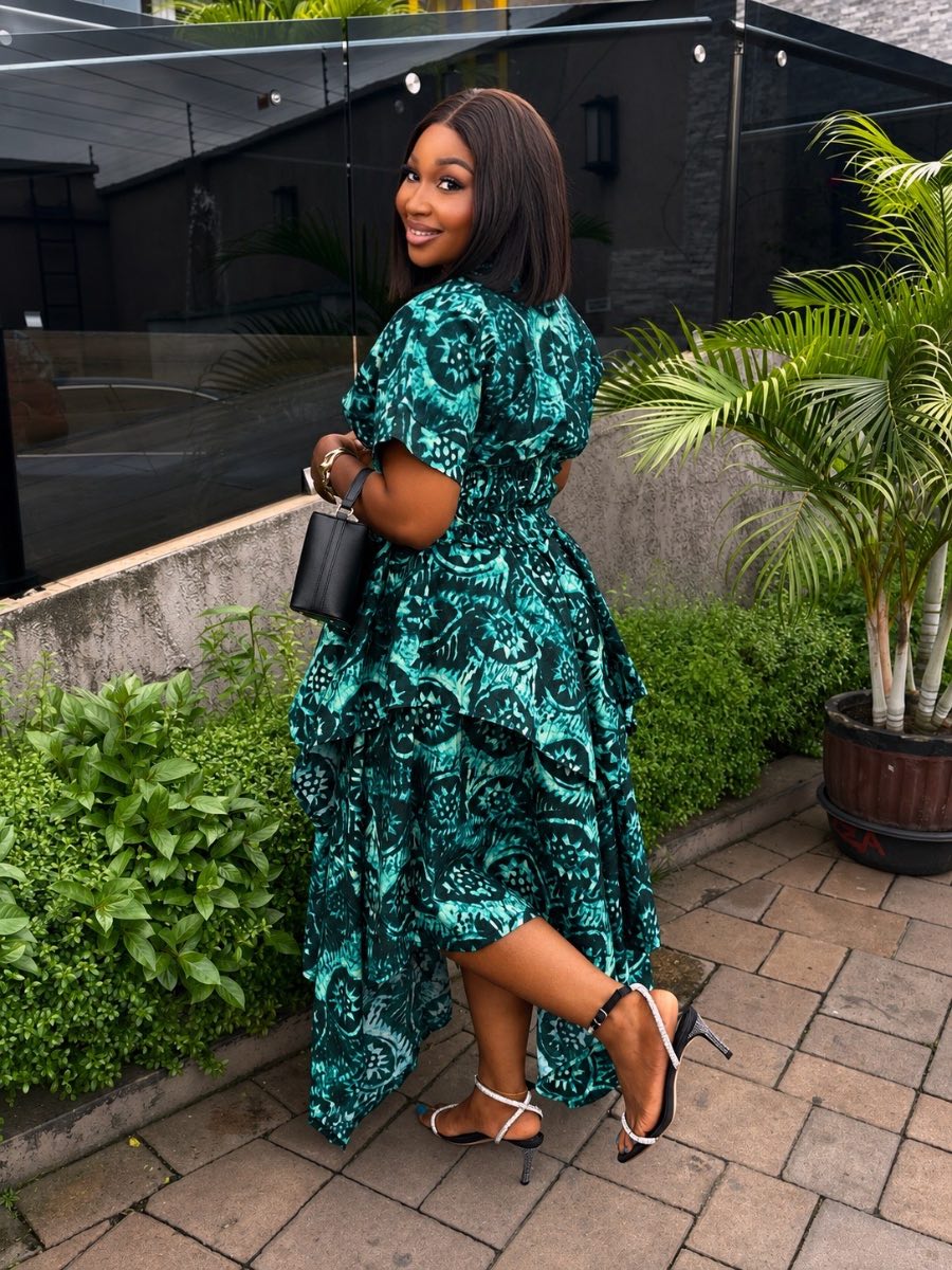 Queen 2 Piece Summer Set ! Beautiful Piece