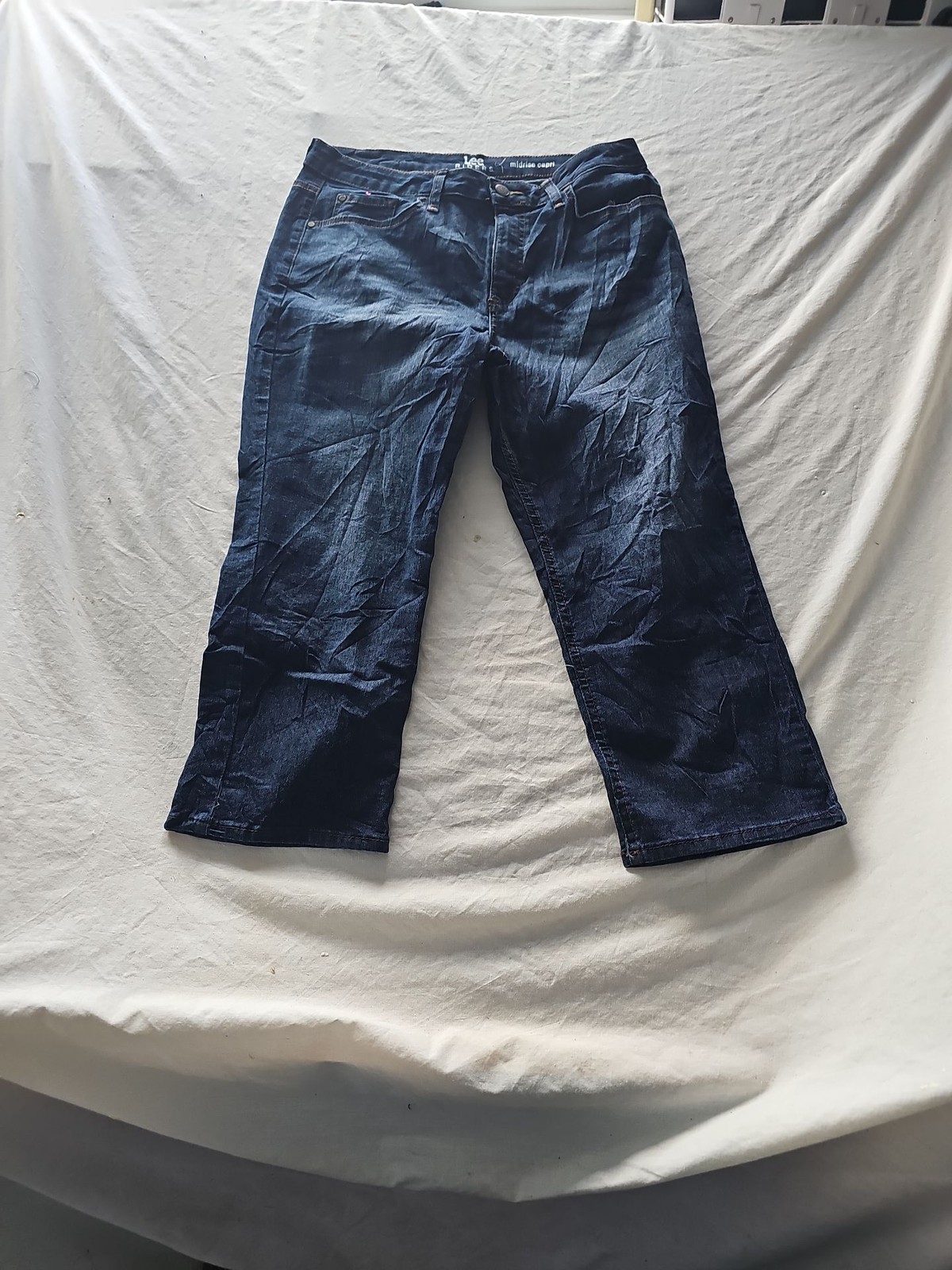 Lee Riders Midrise Denim Capri Jeans in Dark Indigo Blue 367