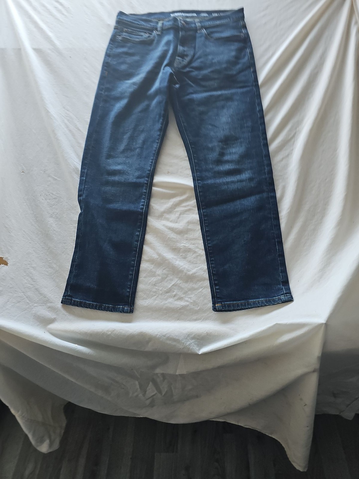 Amazon Essentials Men's Athletic Fit Blue Jeans 33W x 29L 338