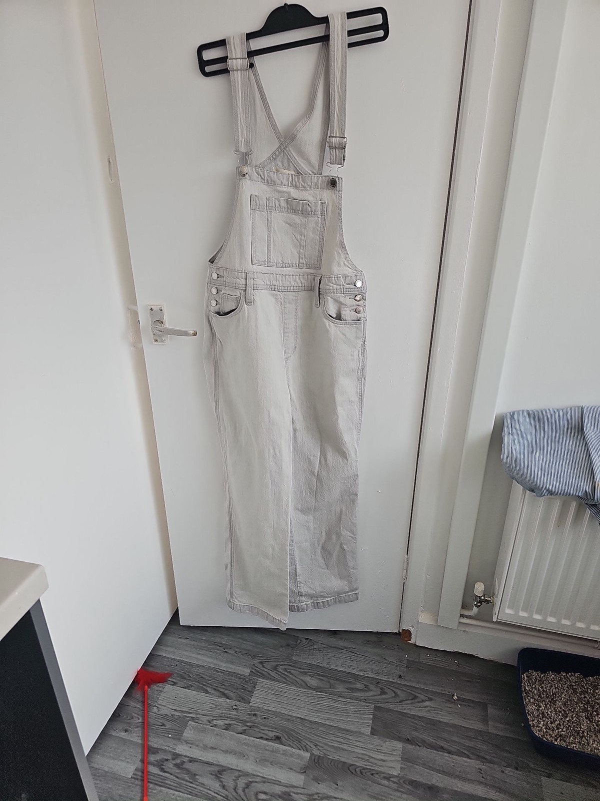 Universal Thread Light Wash Denim Dungarees Overalls 254