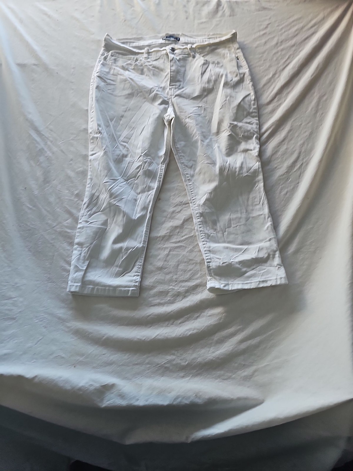Lee Easy Fit White Cropped Straight Leg Jeans 362