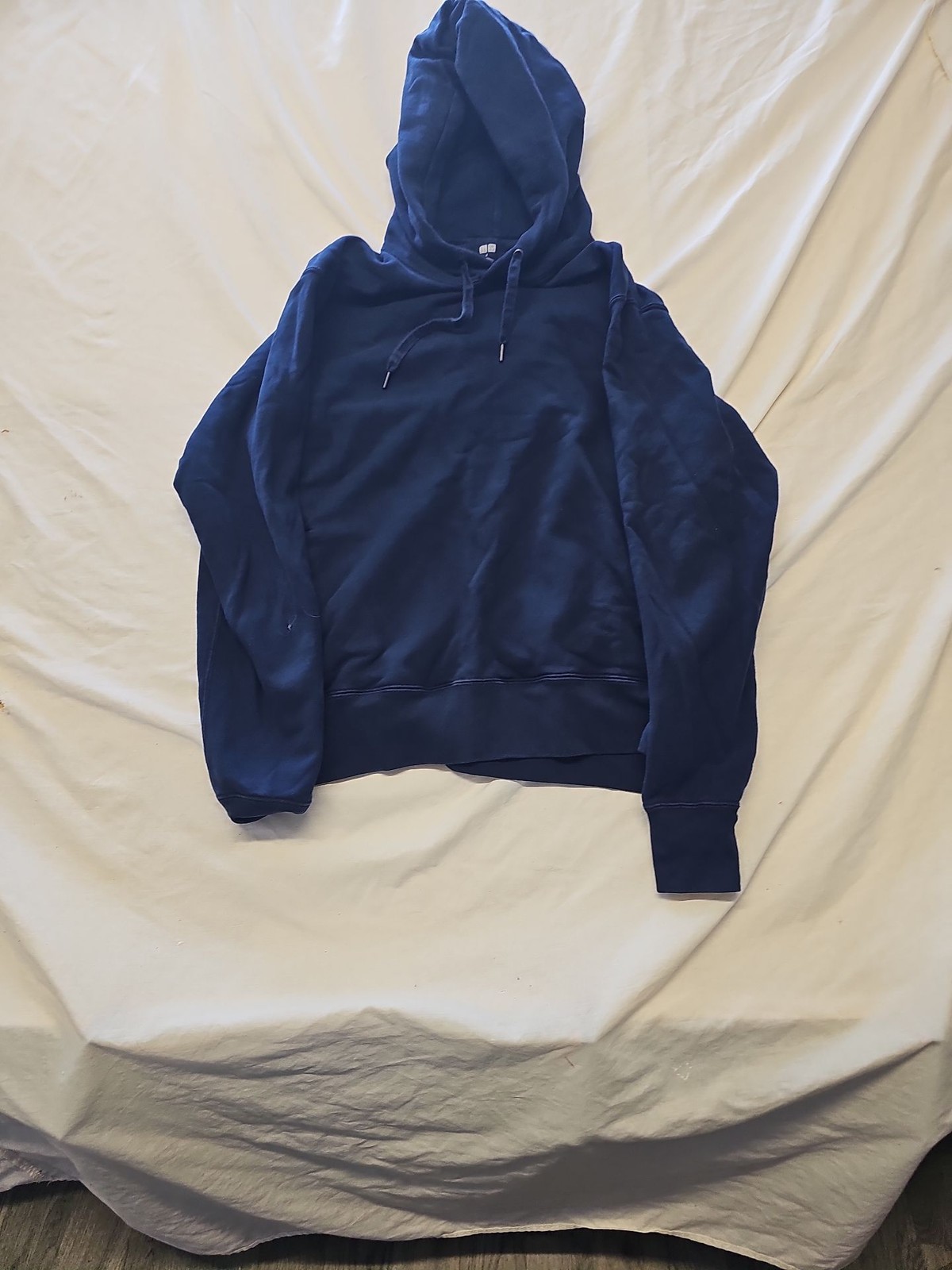 Uniqlo Men's Navy Blue Pullover Hoodie Size Small PP184