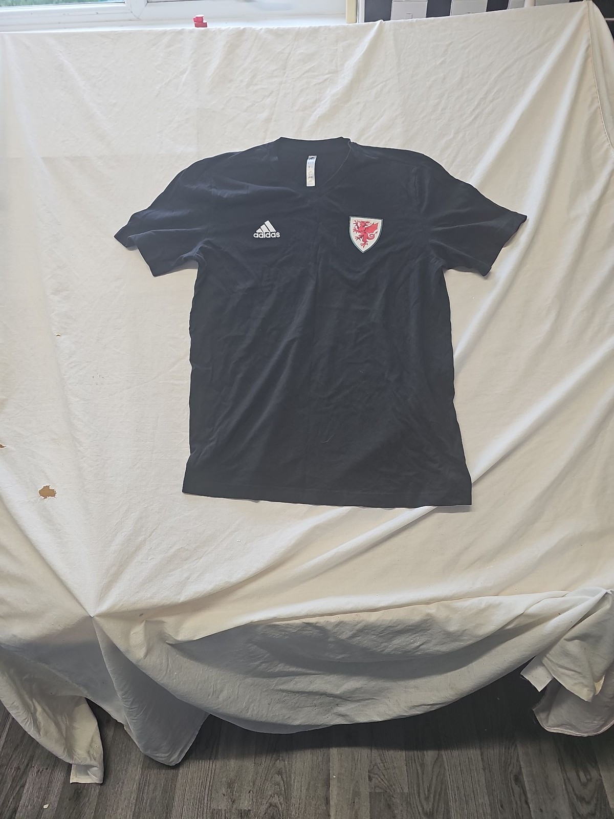 Adidas Wales FA Men's V-Neck Training T-Shirt - Black