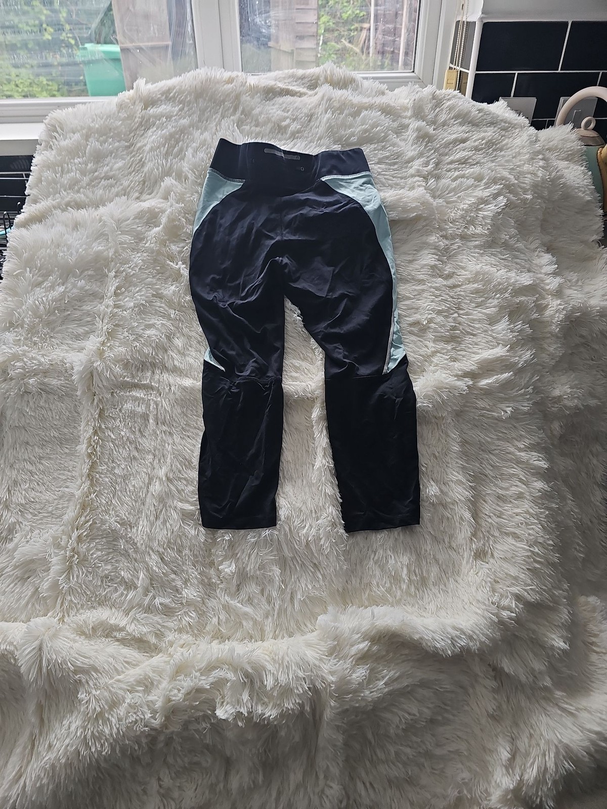 Women's Black and Mint Green Panelled Cropped Leggings