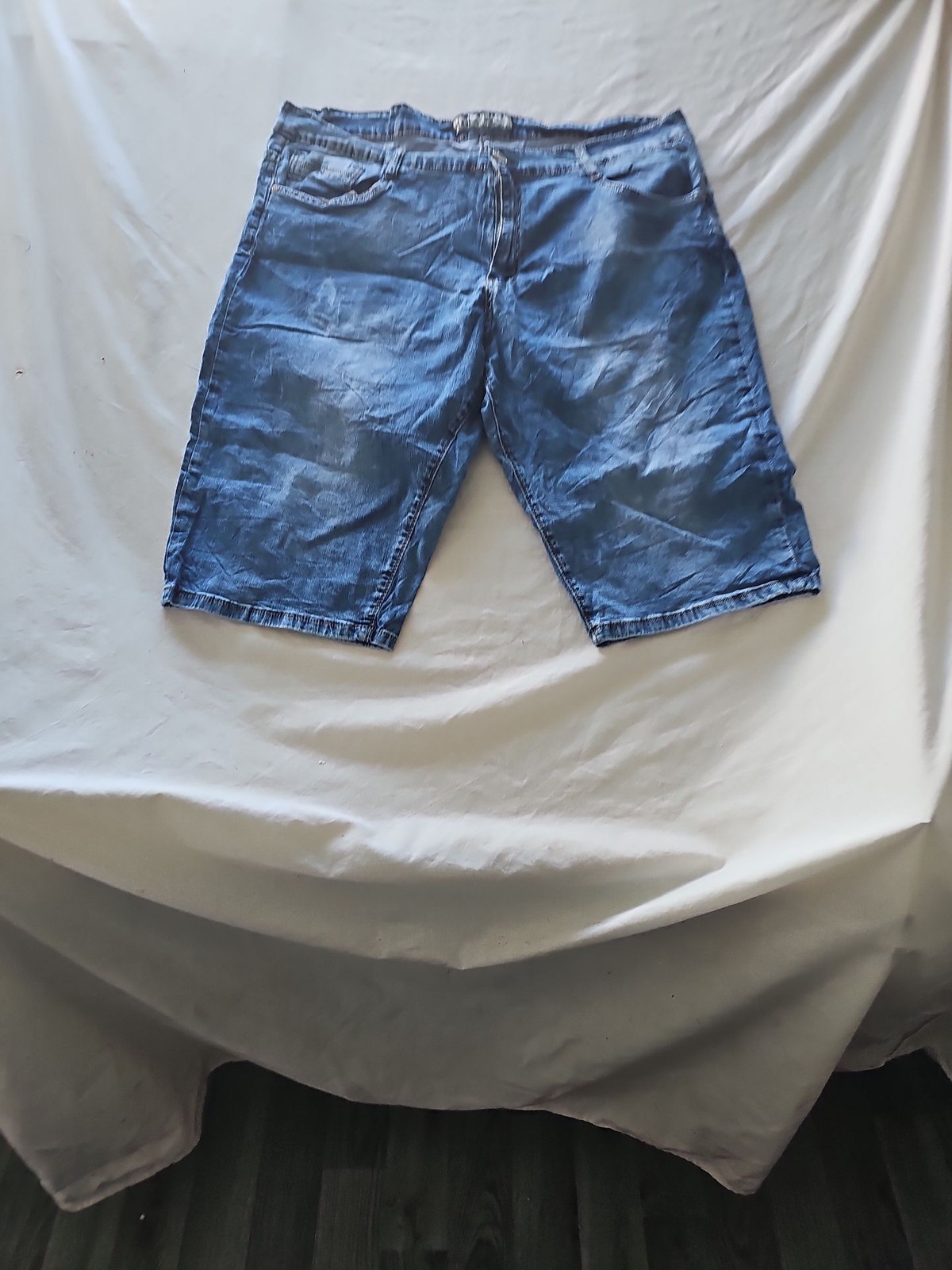 Viman Casual Blue Denim Shorts with Distressed Wash w 42 348