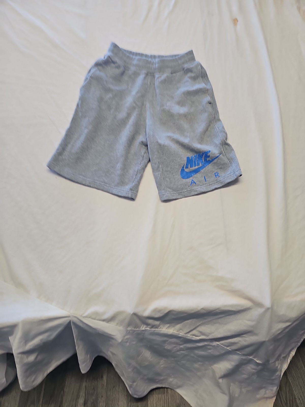 Nike Air Boys Grey Fleece Shorts XL (13-15 Years) II343