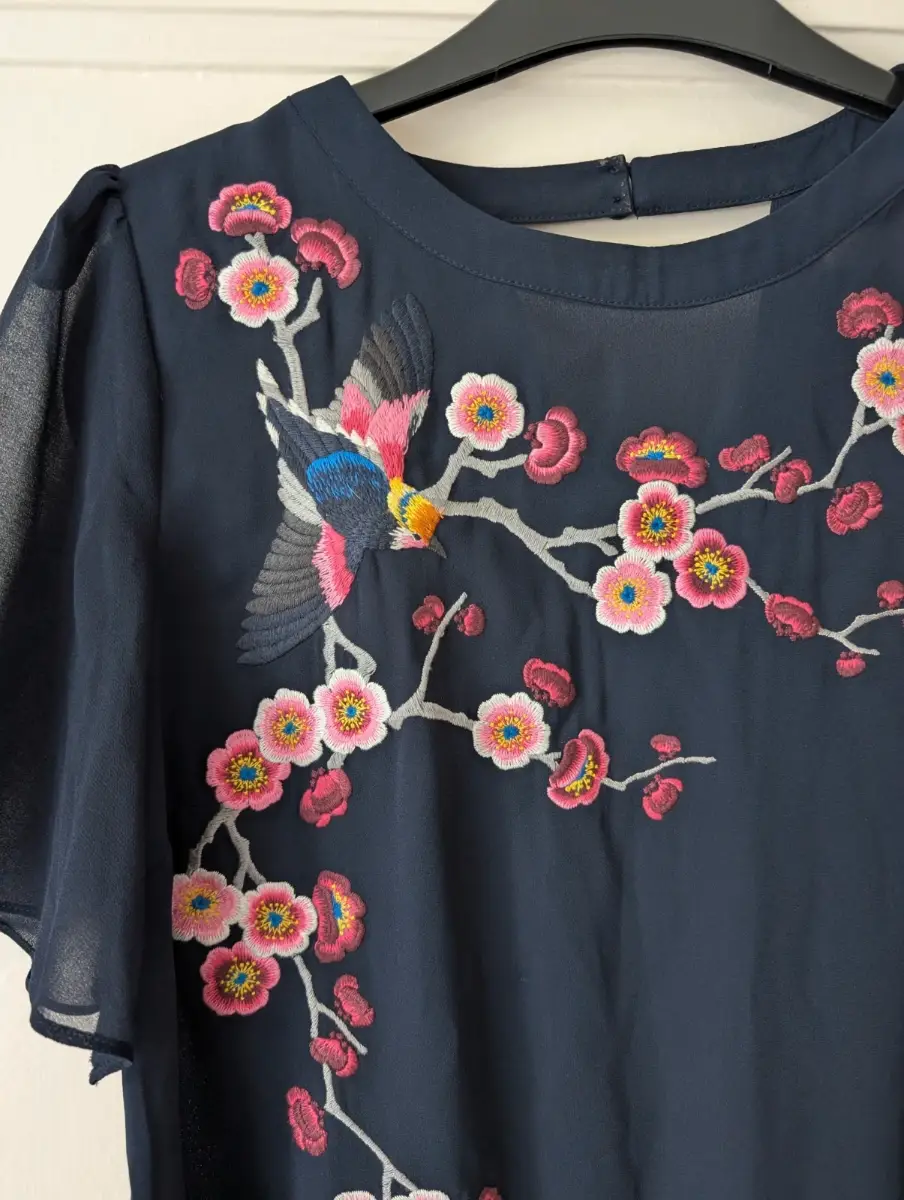 Ladies Oasis top size 6