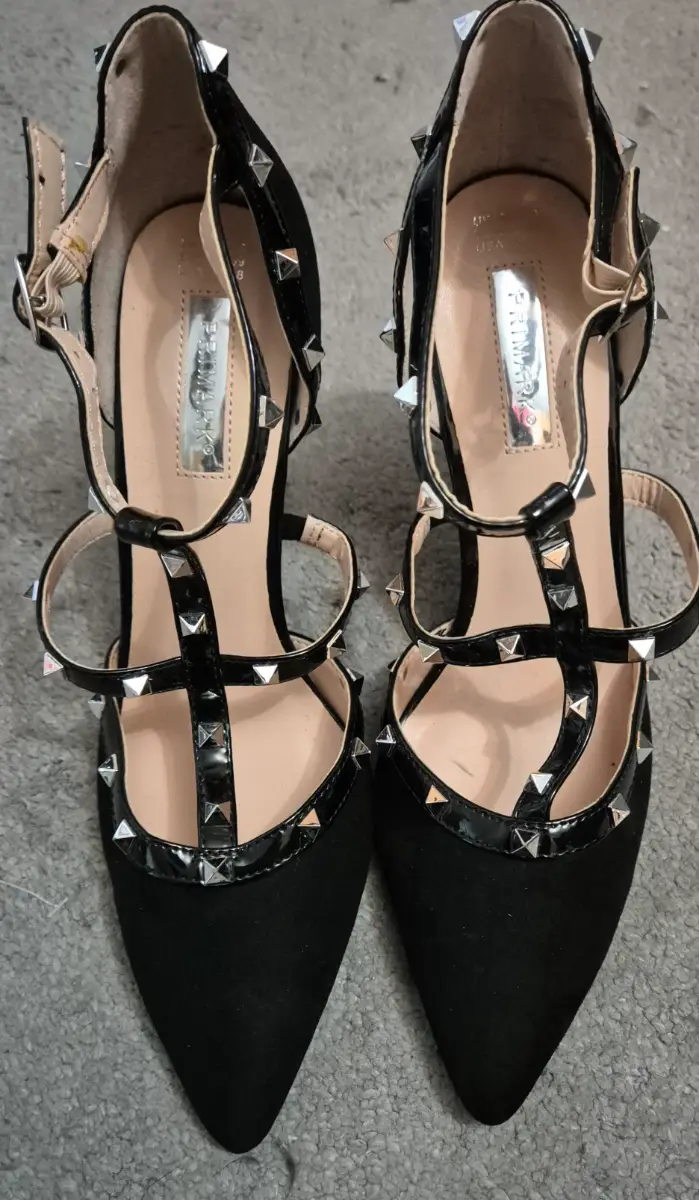 Ladies heeled shoes