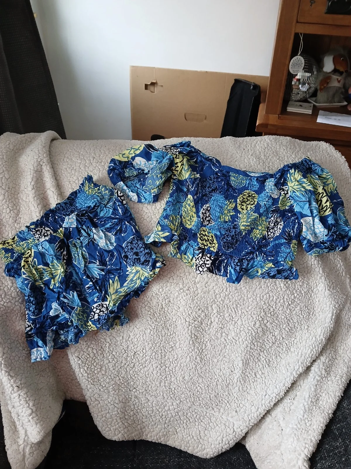 Girls 2 piece shorts & top set