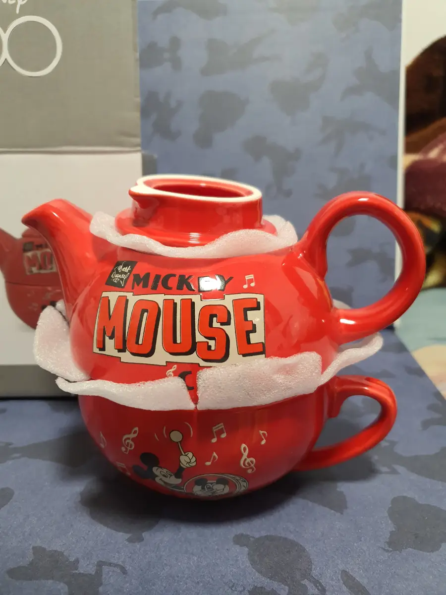 Disney offical mickey mouse club Teapot and mug for one