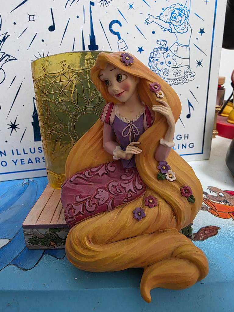 Disney Enesco rapunzel with lantern Figurine