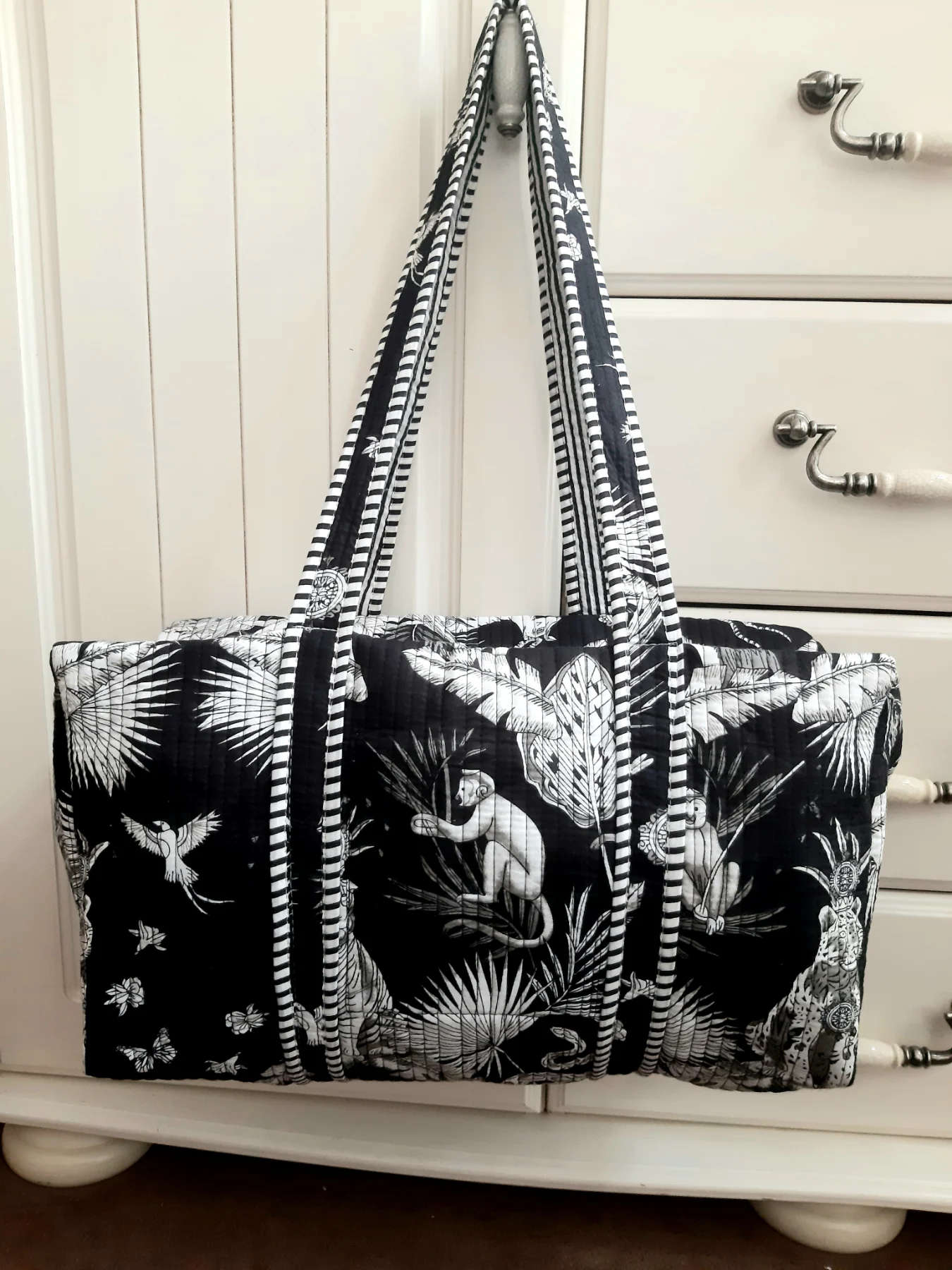 Spacious Duffel bag / weekend / picnic / cabin / gym / summer holiday bag