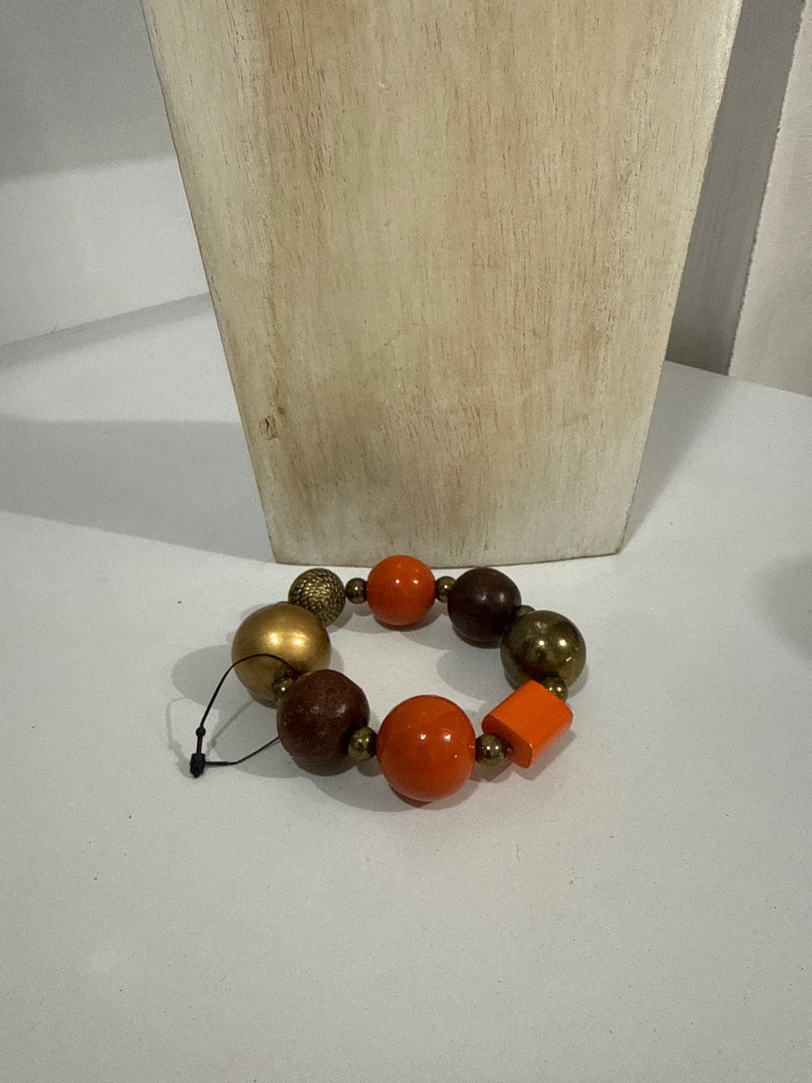Chunky wood bead bracelet
