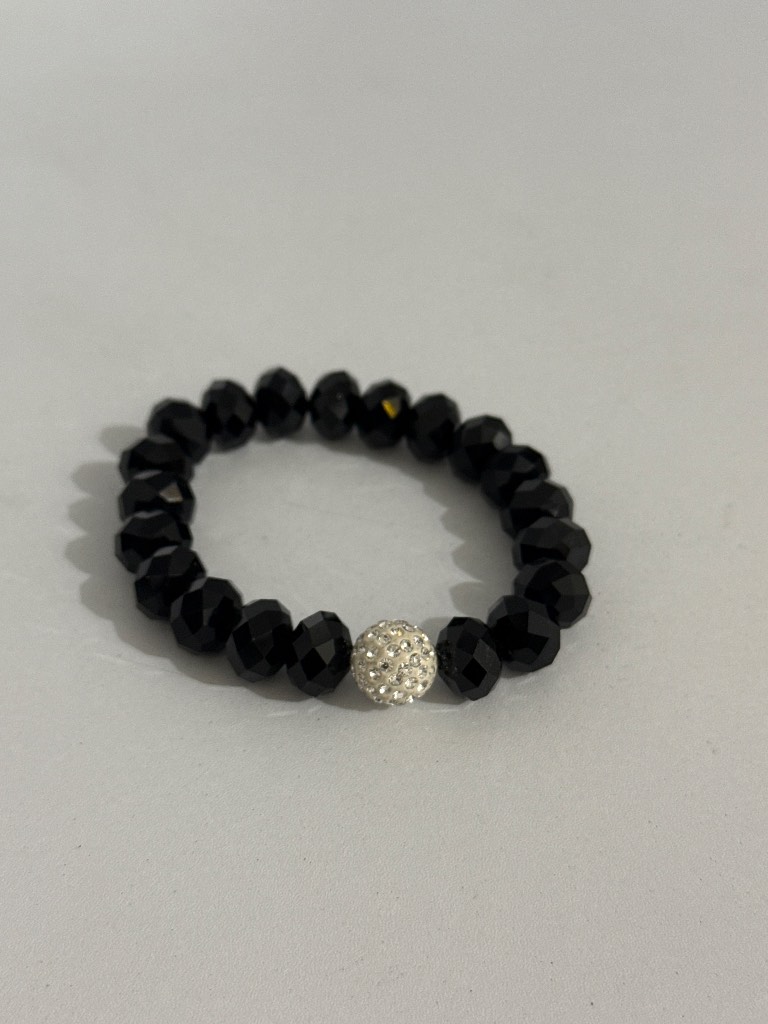 Glass bead bracelet