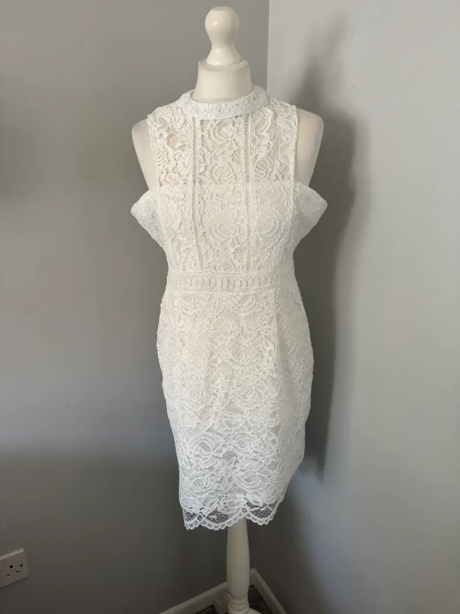 Boohoo Boutique White Lace Bodycon Dress Size 12 BNWT Racer Neck Wedding (B8)
