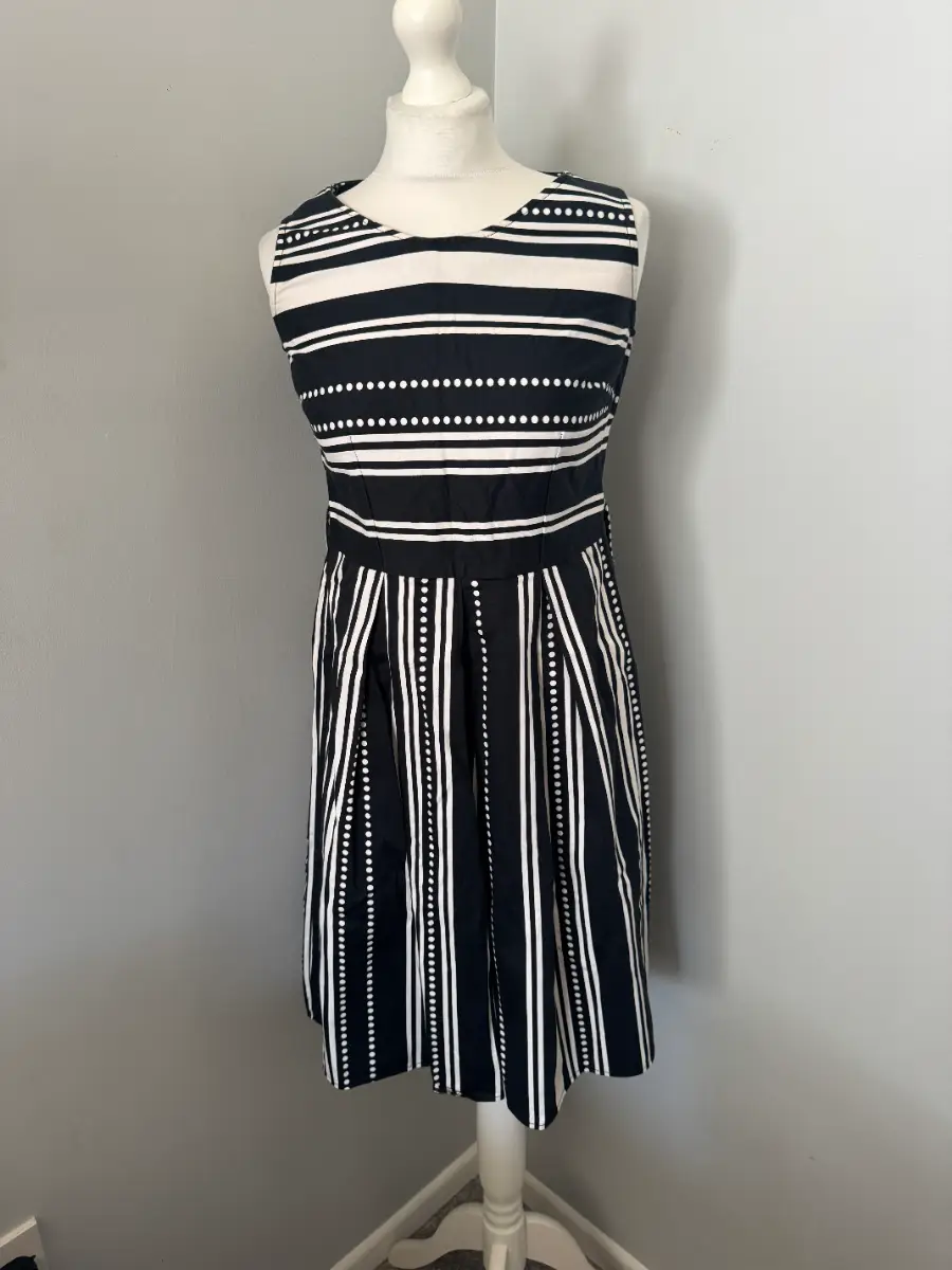 Wallis Size 10 Black White Striped Fit & Flare Dress Sleeveless Midi Knee (B8)