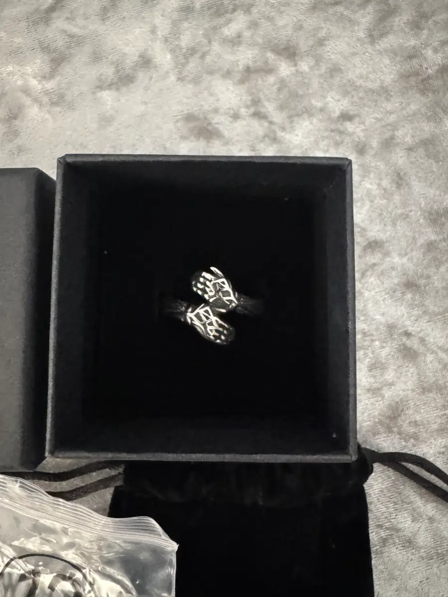 Outlaws Amsterdam Hugged Skeleton Hands Ring Size 12 New Boxed Gothic