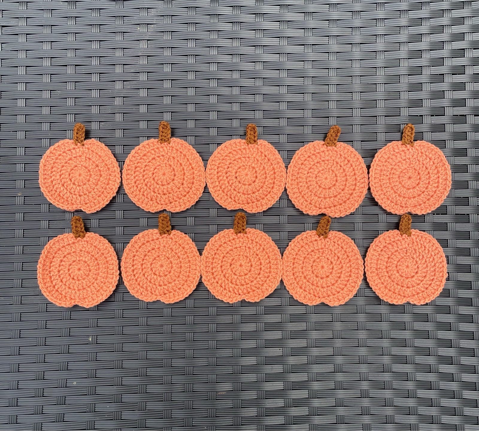 10 crochet pumpkins, Halloween, autumn