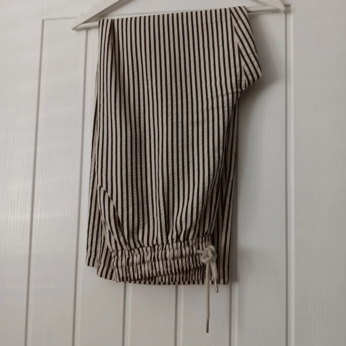 DAZY lightweight seersucker trousers black cream stripe size UK 8-10