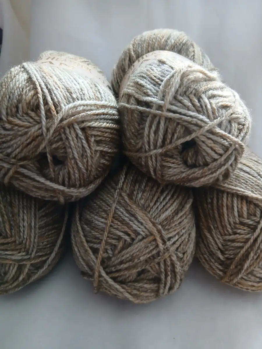 5 x 100g Shetland Heather Aran yarn