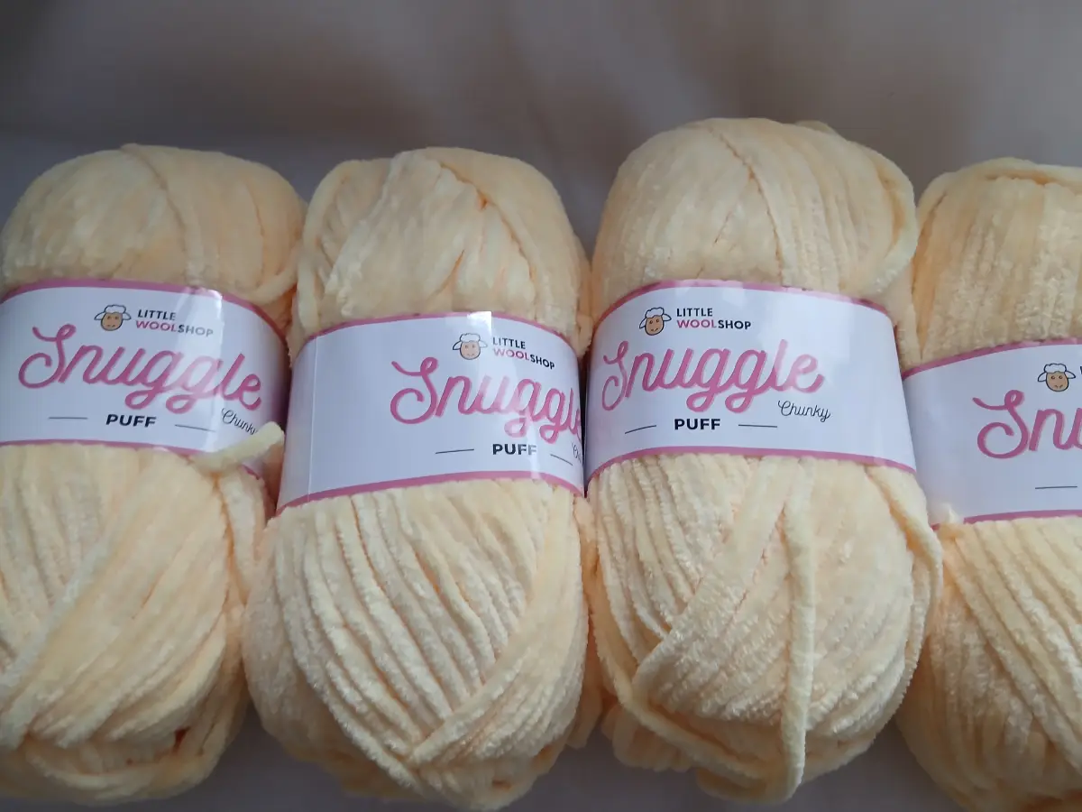 Snuggle puff chenille chunky yarn 4 x 100g