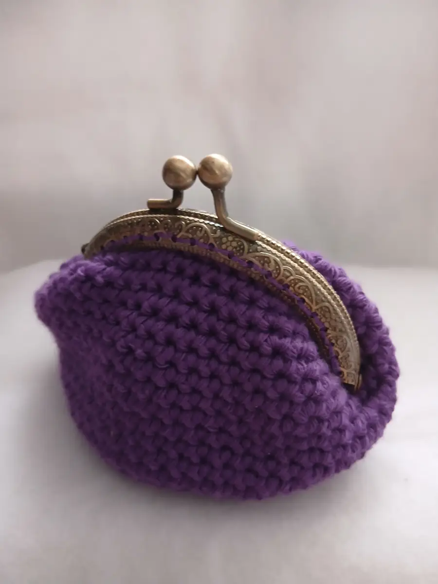 Handmade crochet purse with clasp