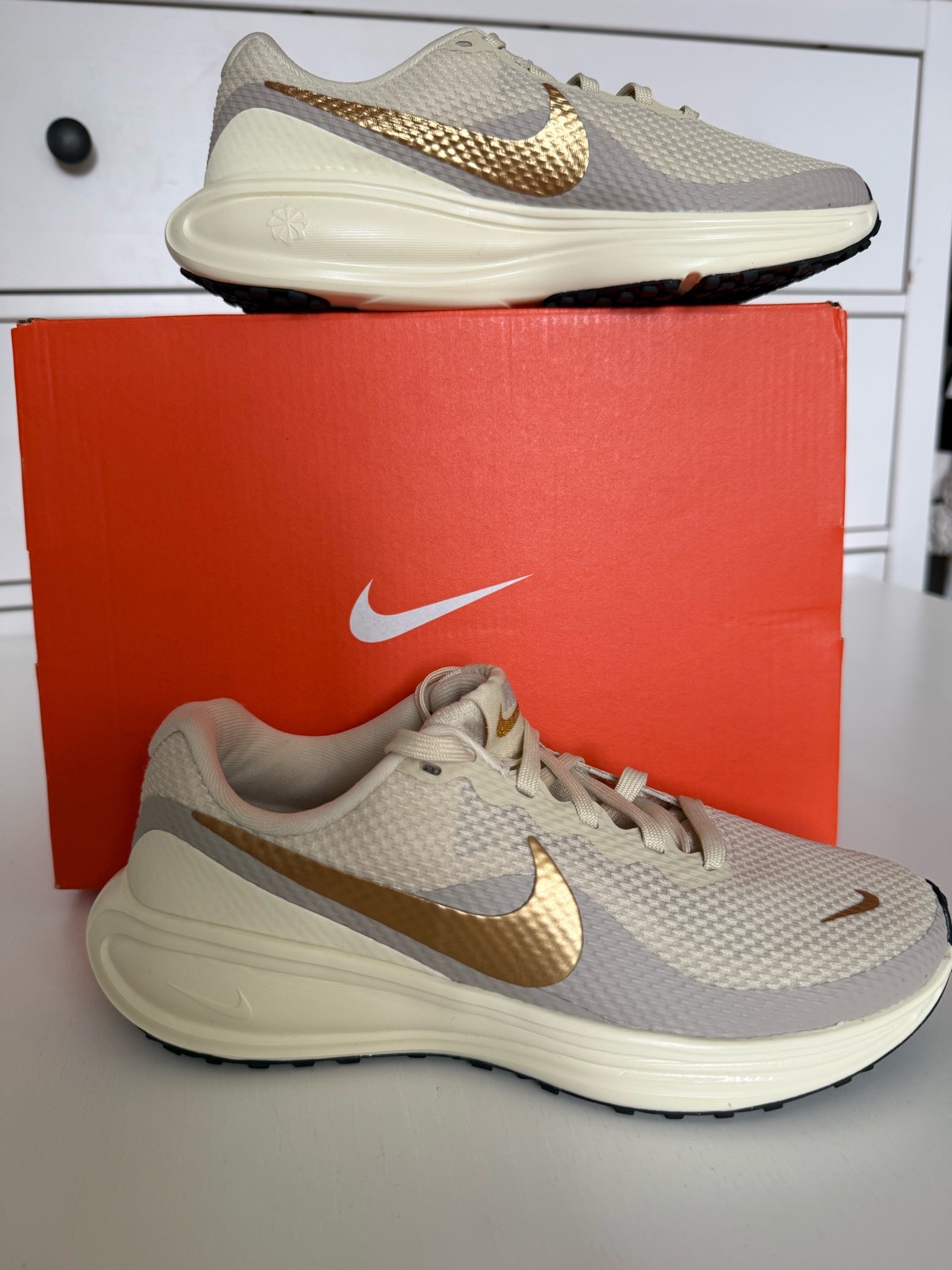 Nike Revolution Kids Trainers Cream Rose Gold UK 2.5 EU 35 Brand New