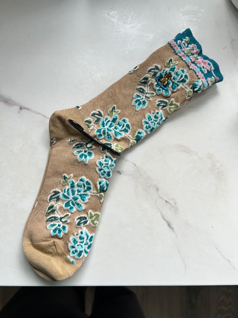 Floral Khaki Emb Socks
