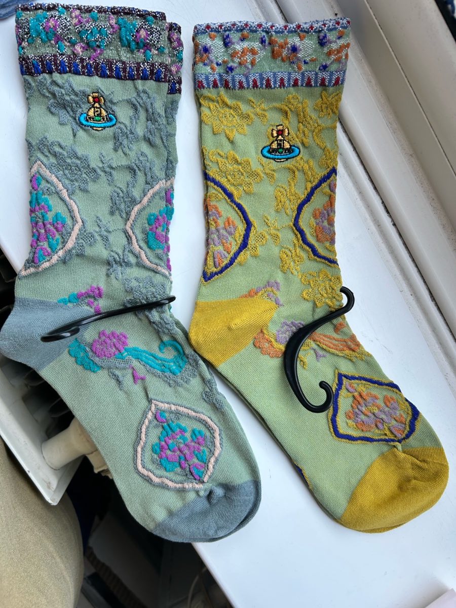 Women Floral Emb Socks