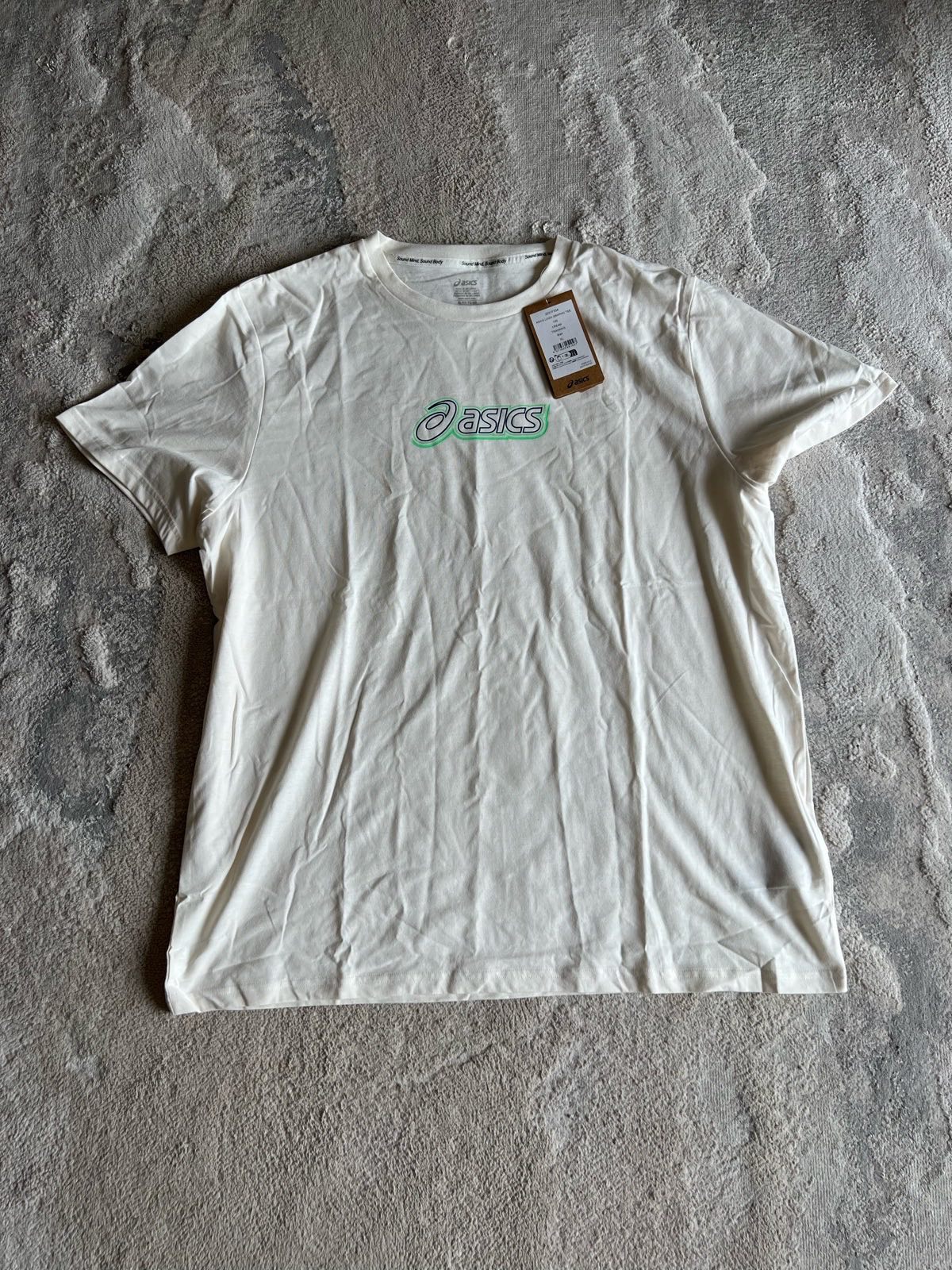Men’s asics logo graphic tshirt cream/off white size XL