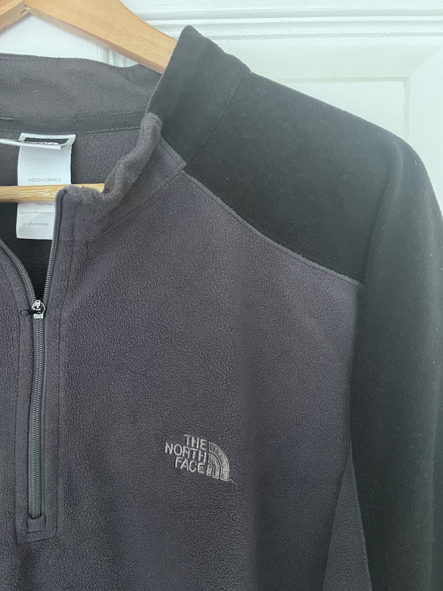The North Face - Men's Large Black/Grey Qtr Zip Micro Fleece Sweater (Excellent Condition!)