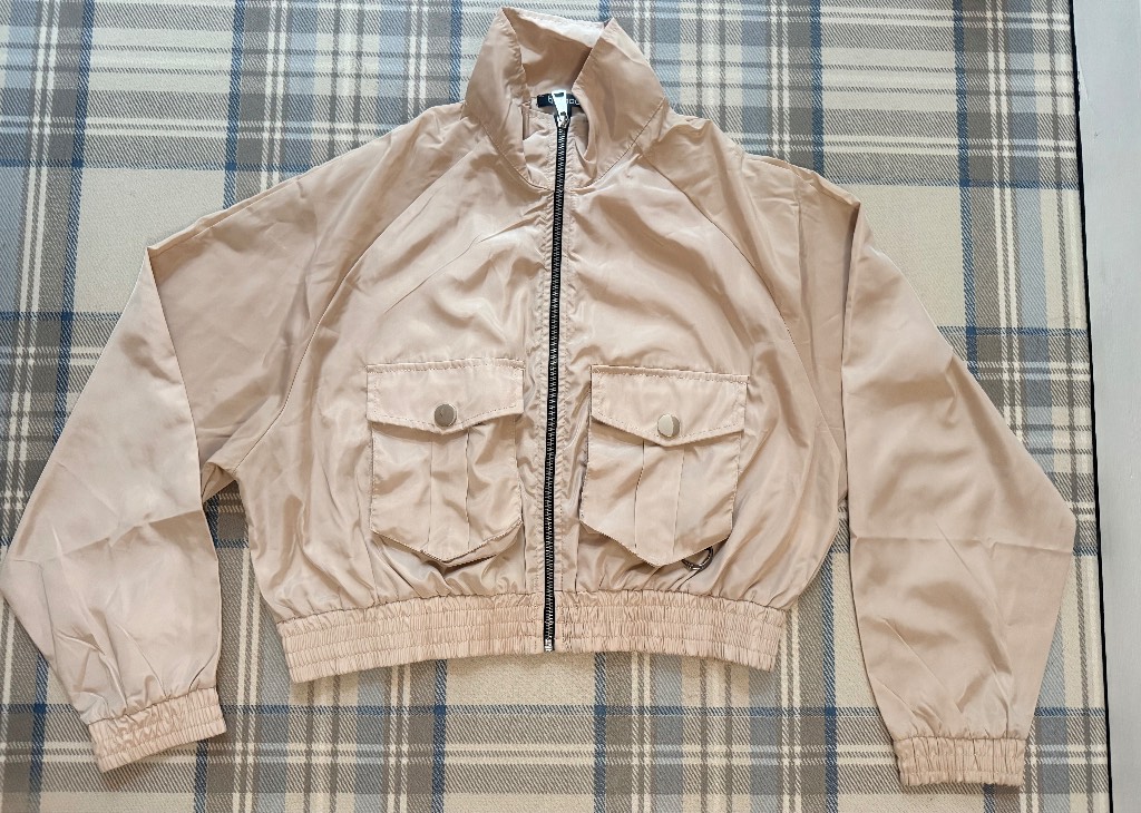 Lightweight crop jacket