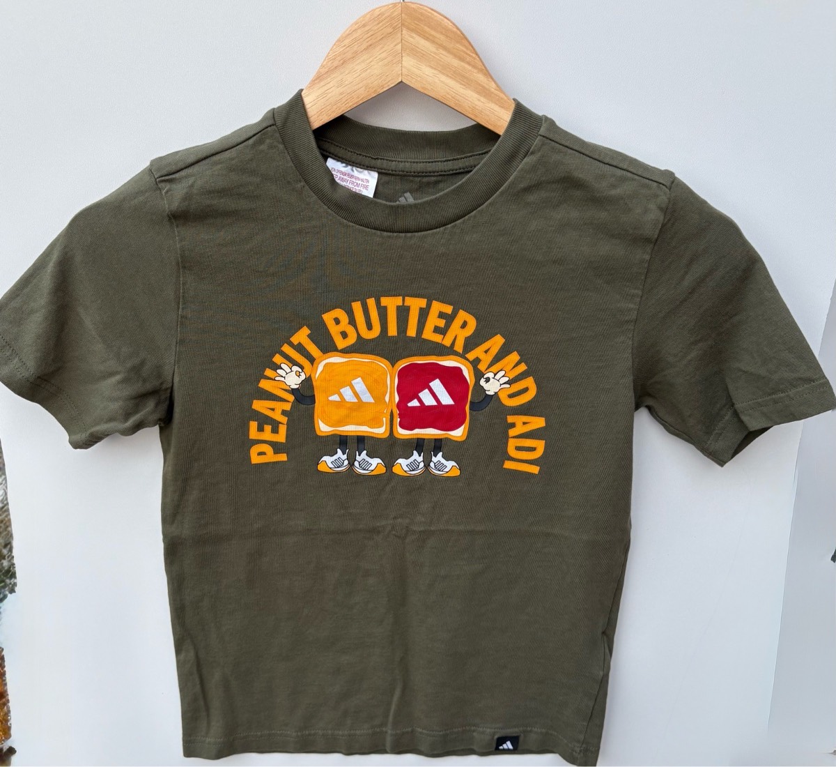 2 Boys Adidas printed t-shirt aged 9-10 years