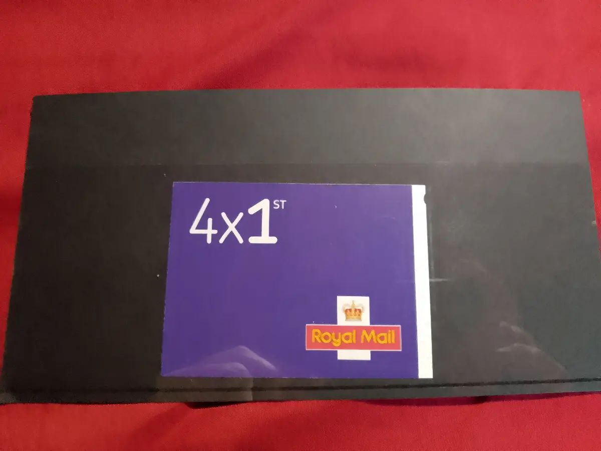 2 BOOKLETS OF FIRST CLASS UK ISSUE 4 PER BOOKLET POSTAGE STAMPS . VALID FOR ALL UK MAIL