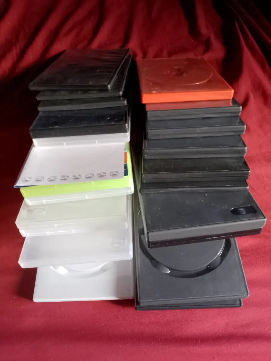 20 empty replacement cases for dvds