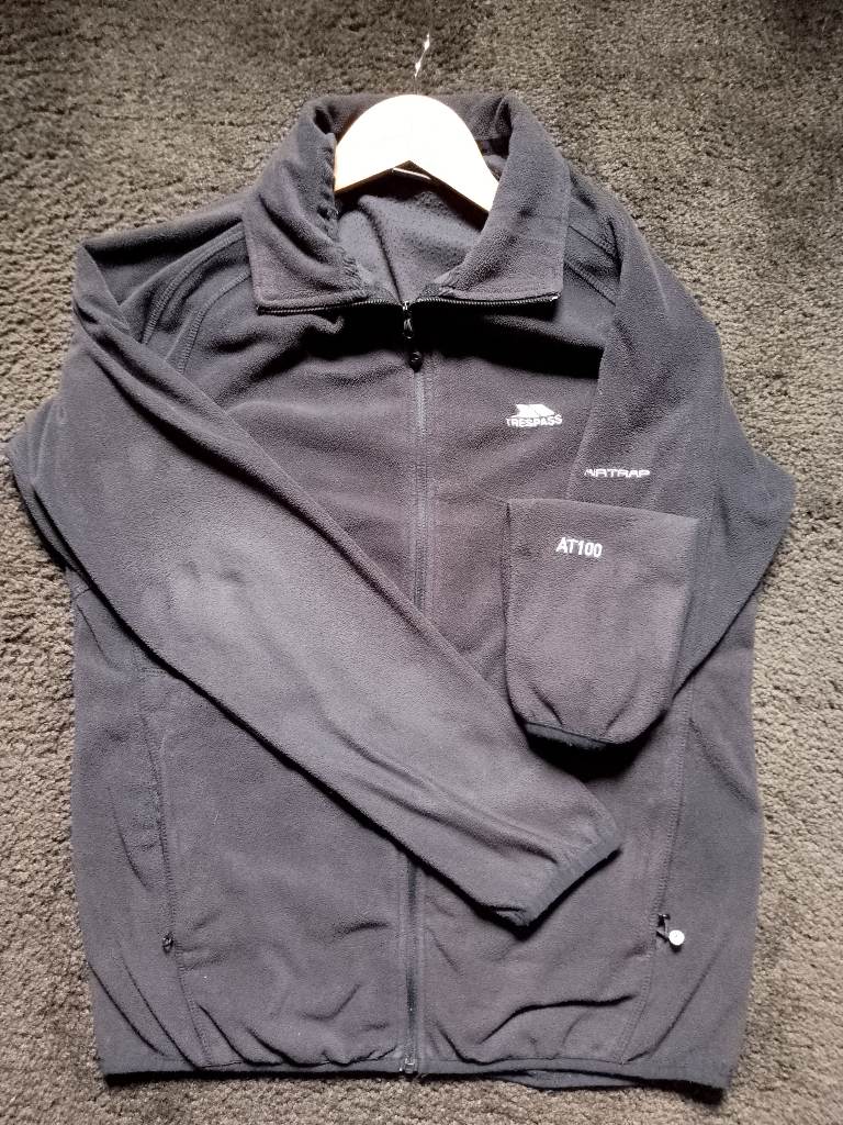 Zip up trespass fleece - Boys -  plain black - label size XXS - pockets - 100% polyester
