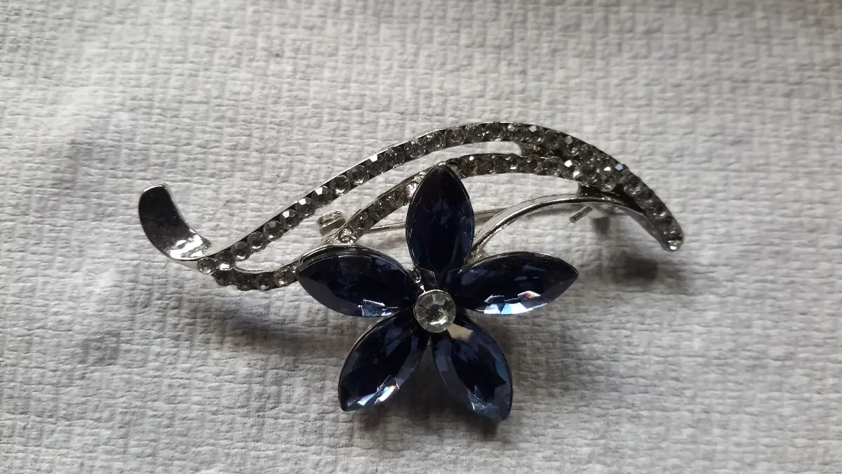Stylized "Eye" brooch blue and silver