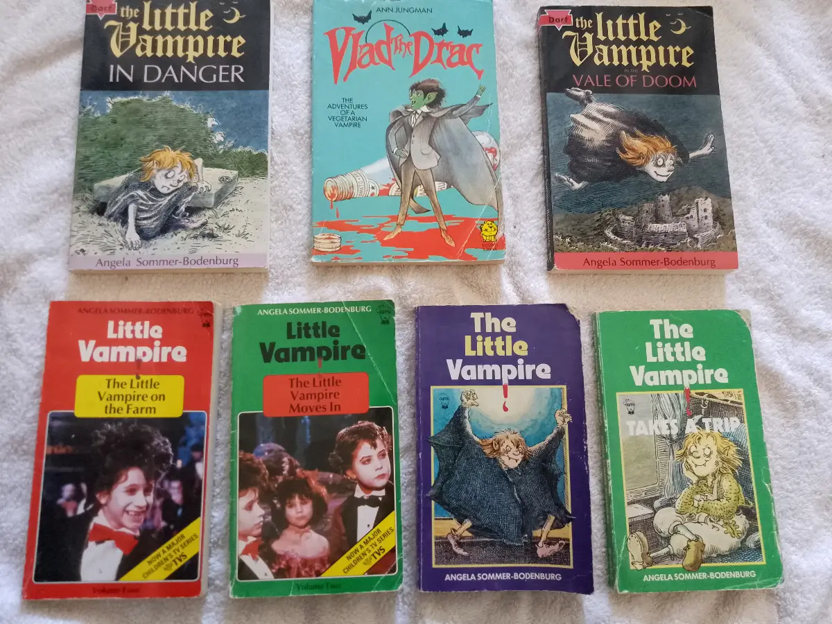 The Little Vampire - Angela Sommer-Bodenburg - 6 x PB & Vald the Drac