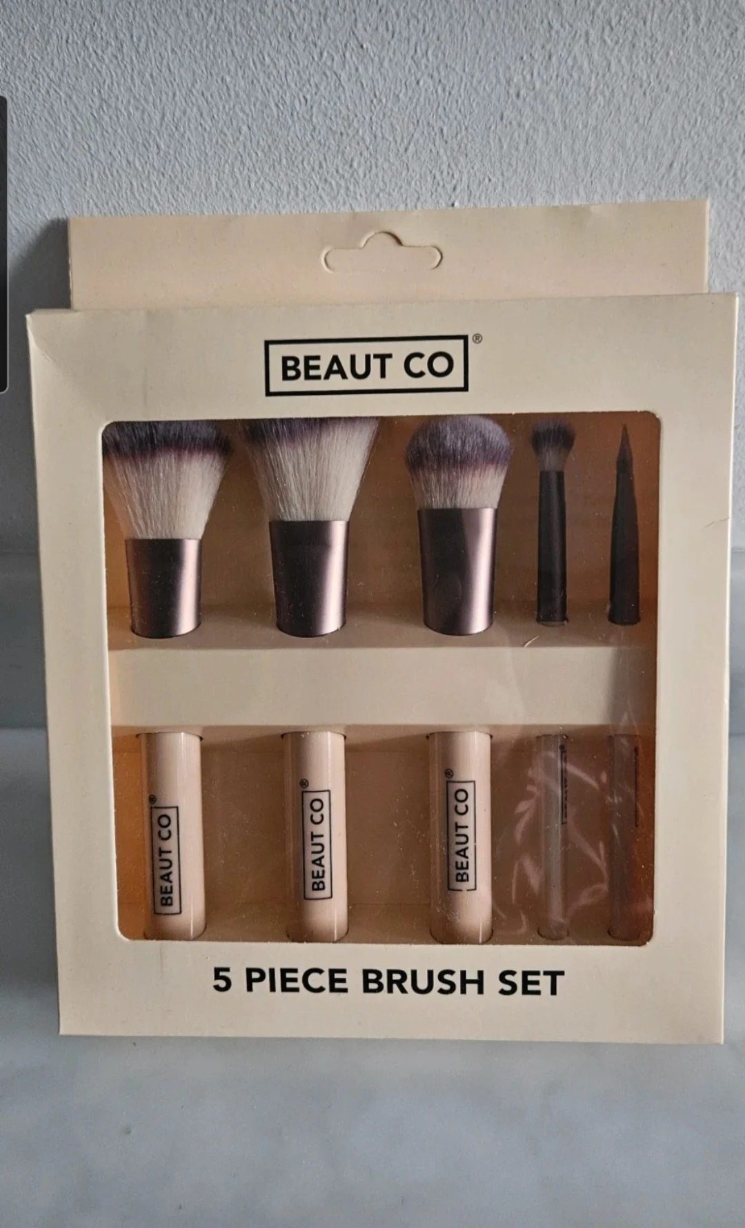 Beaut Co 5 piece make up brush set new in box