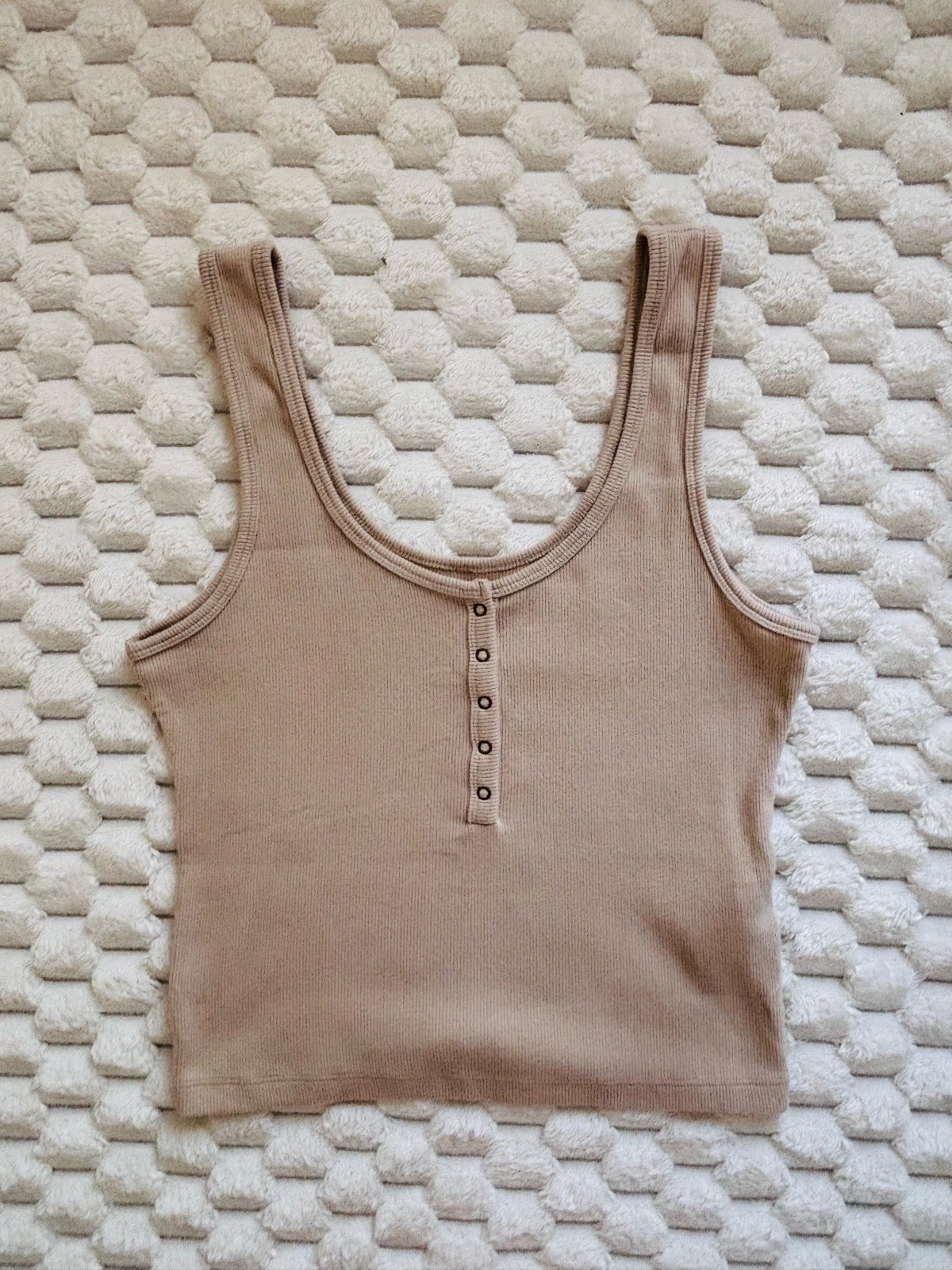 Abercrombie & Fitch size medium beige ribbed cropped vest top with poppers