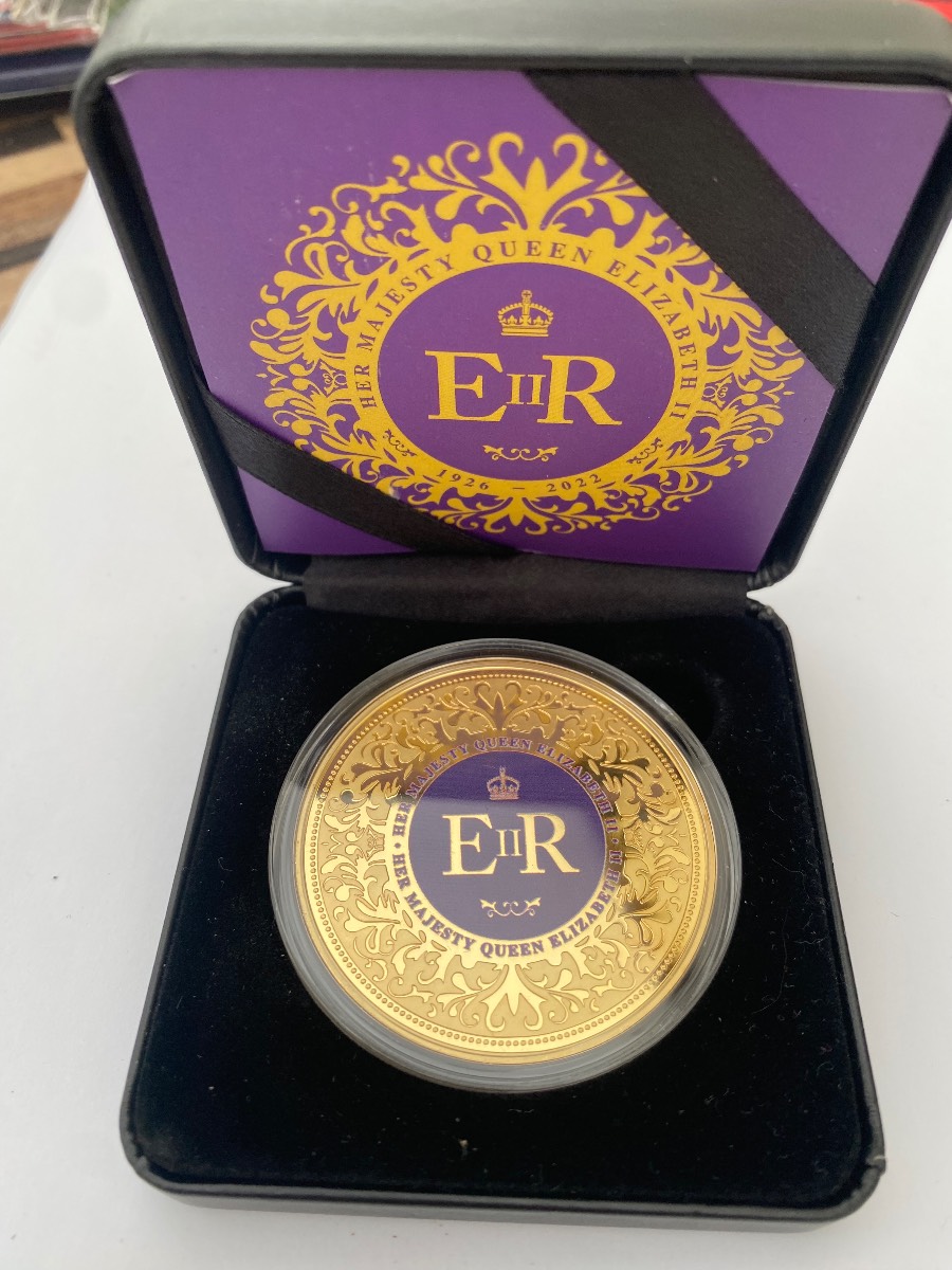 Celebrating the Life of Her Majesty Queen Elizabeth II Commemorative Gold Coin