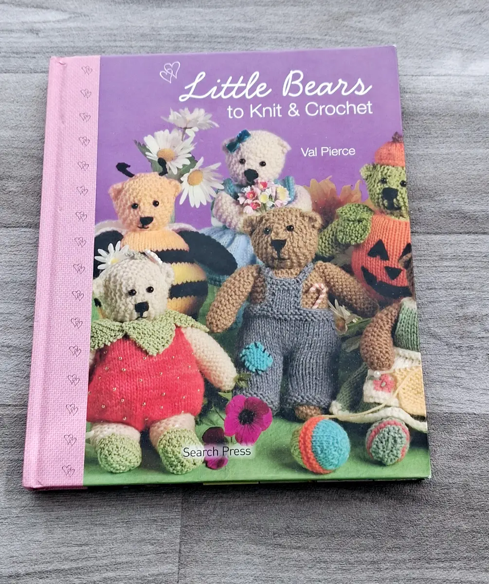 Little Bears to Knit & Crochet Pattern Book
