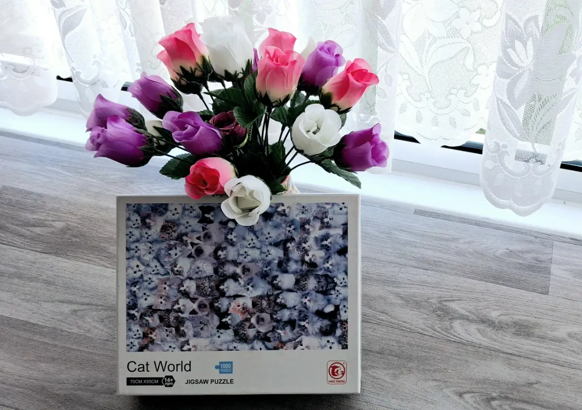 Cat World 1000 Piece Jigsaw Puzzle / Sealed Bag