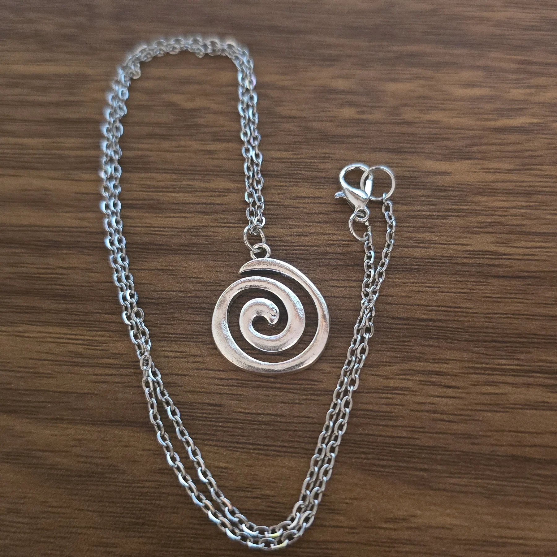 Spiral Silvery pendent necklace