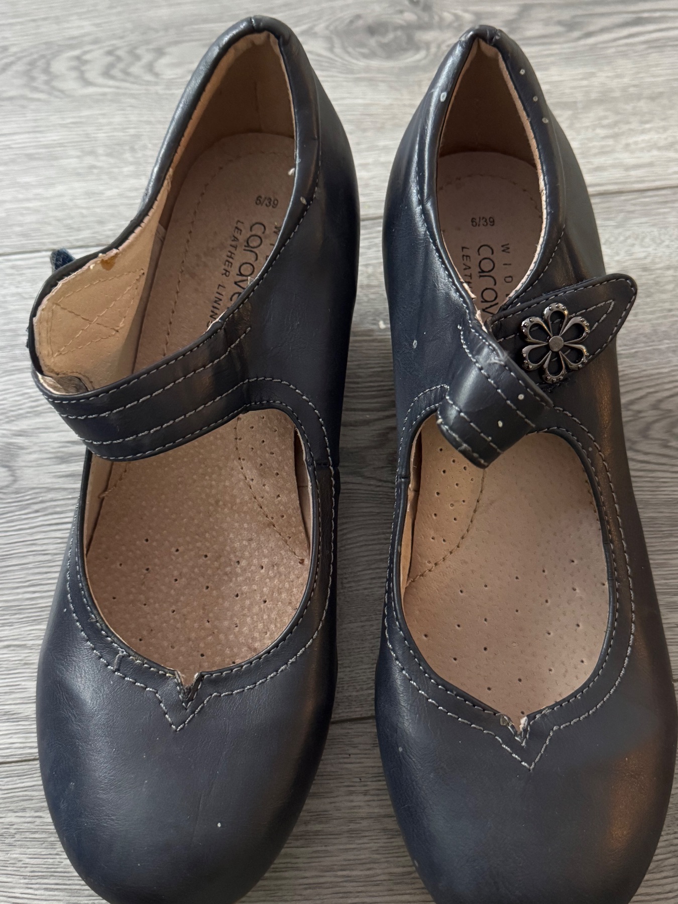 Caravelle Girls Wide Fit Shoes