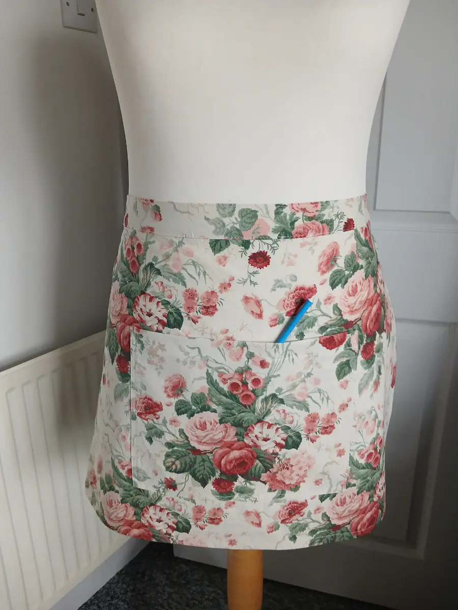 mini vintage apron