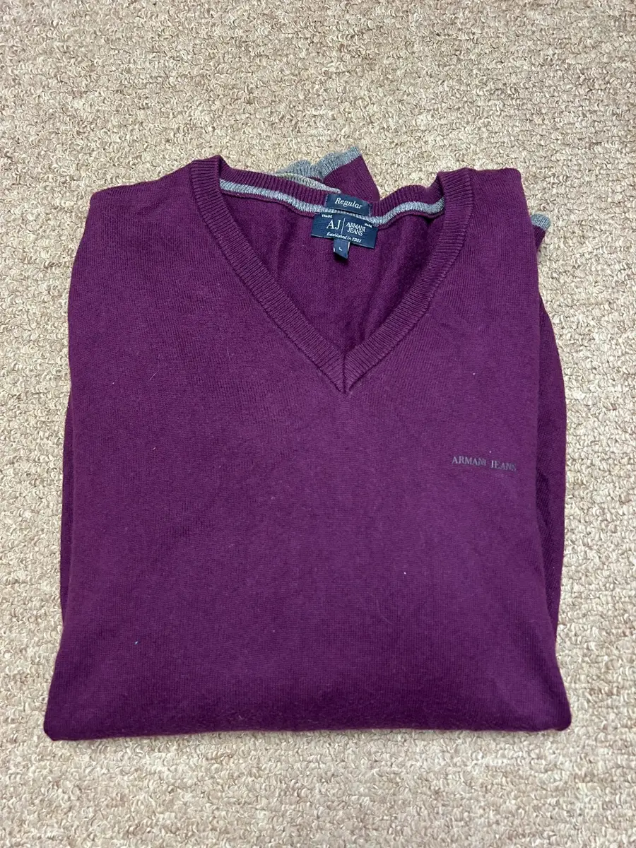 Armani Jeans V-Neck Jumper Mens Size Large Purple AJ Casual Pullover Sweater