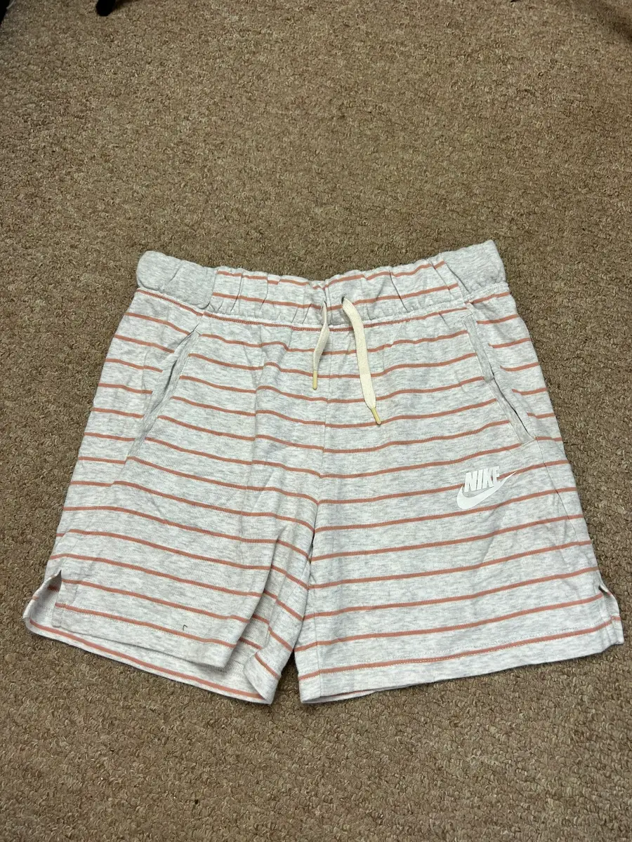 Nike Jersey Shorts Size XL Youth Unisex Grey Striped 100% Cotton Drawstring