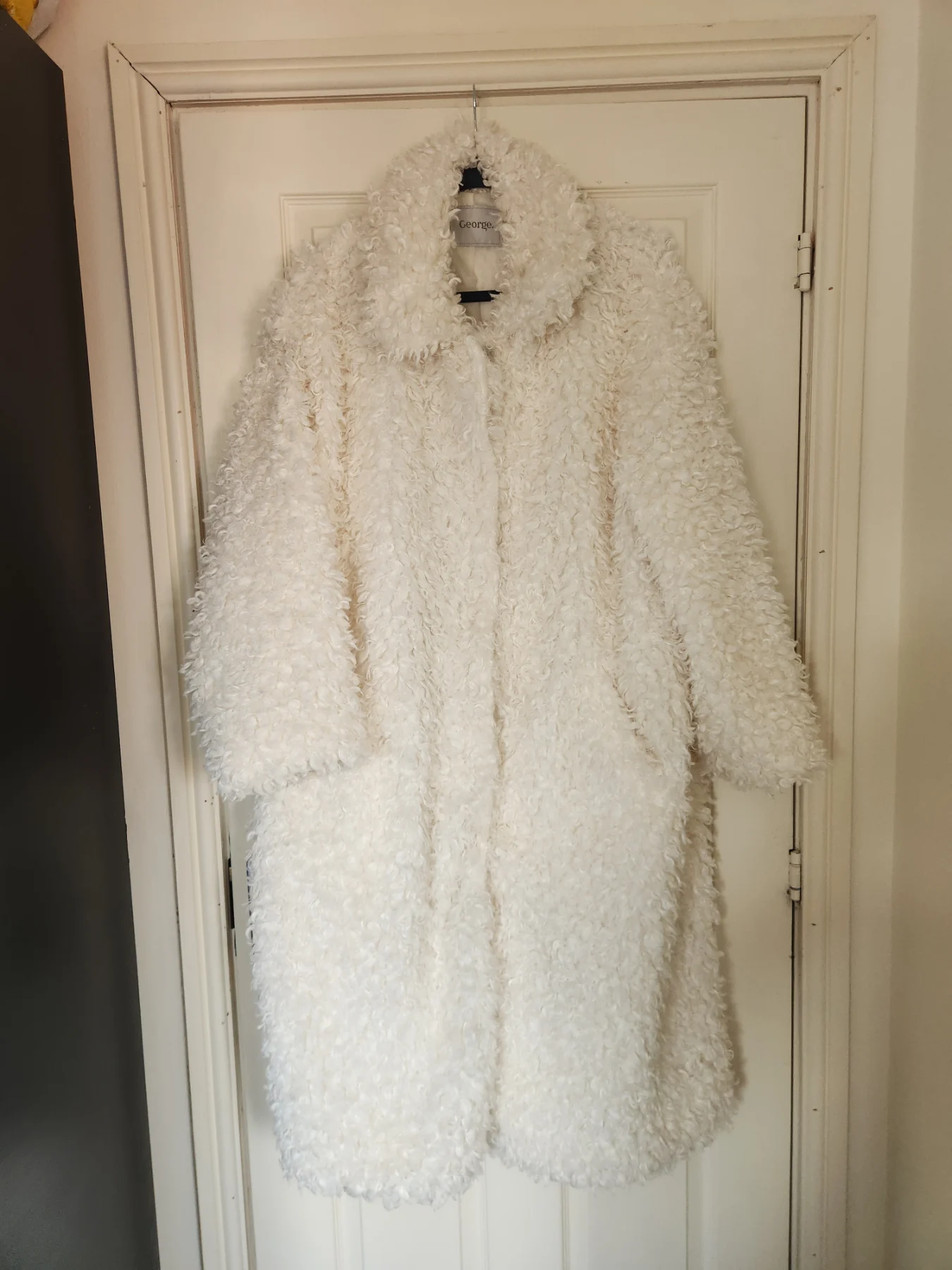 Womens coat George white Fluffy excellent condition
