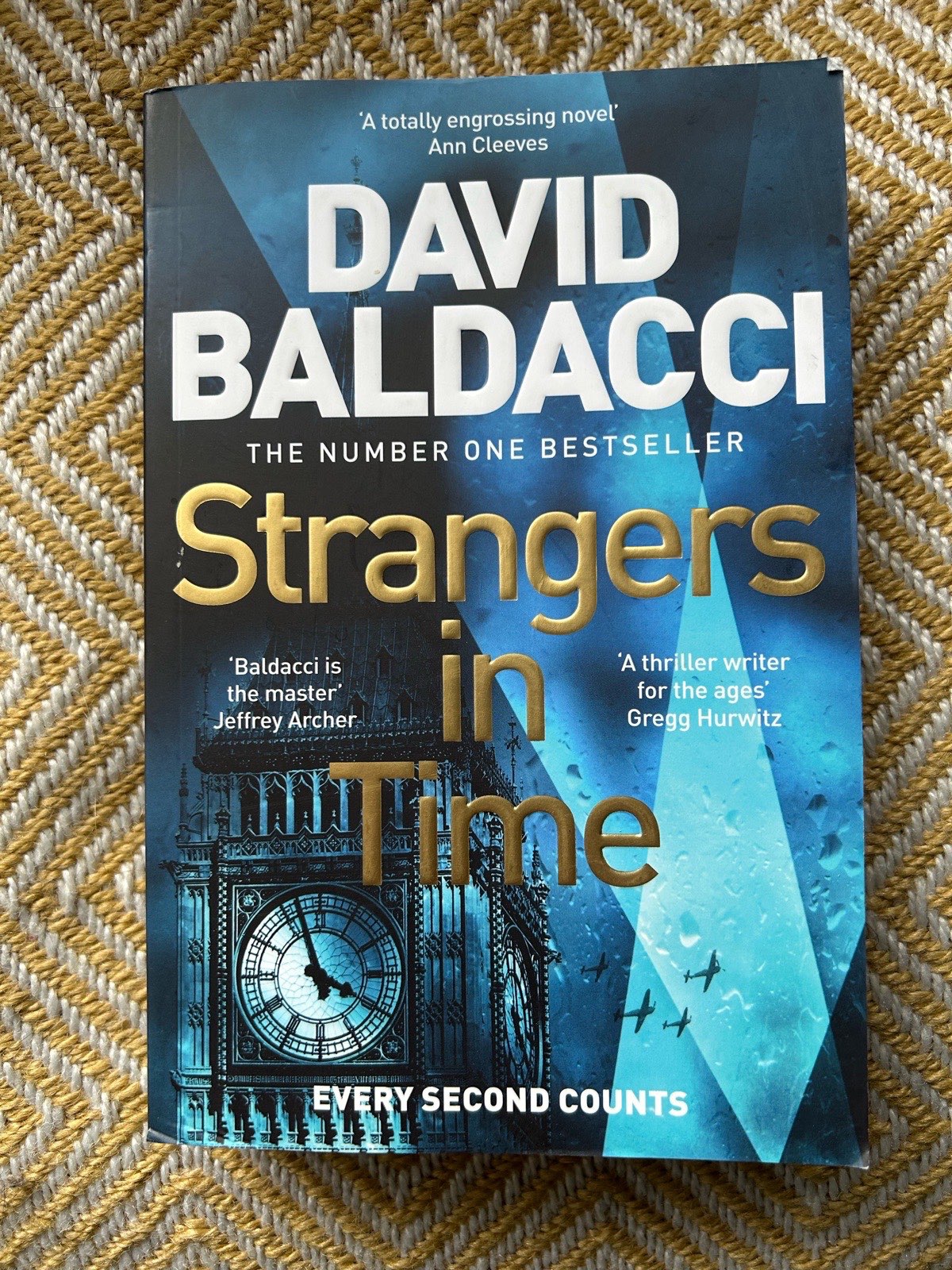 David Baldacci- Strangers in Time Paperback